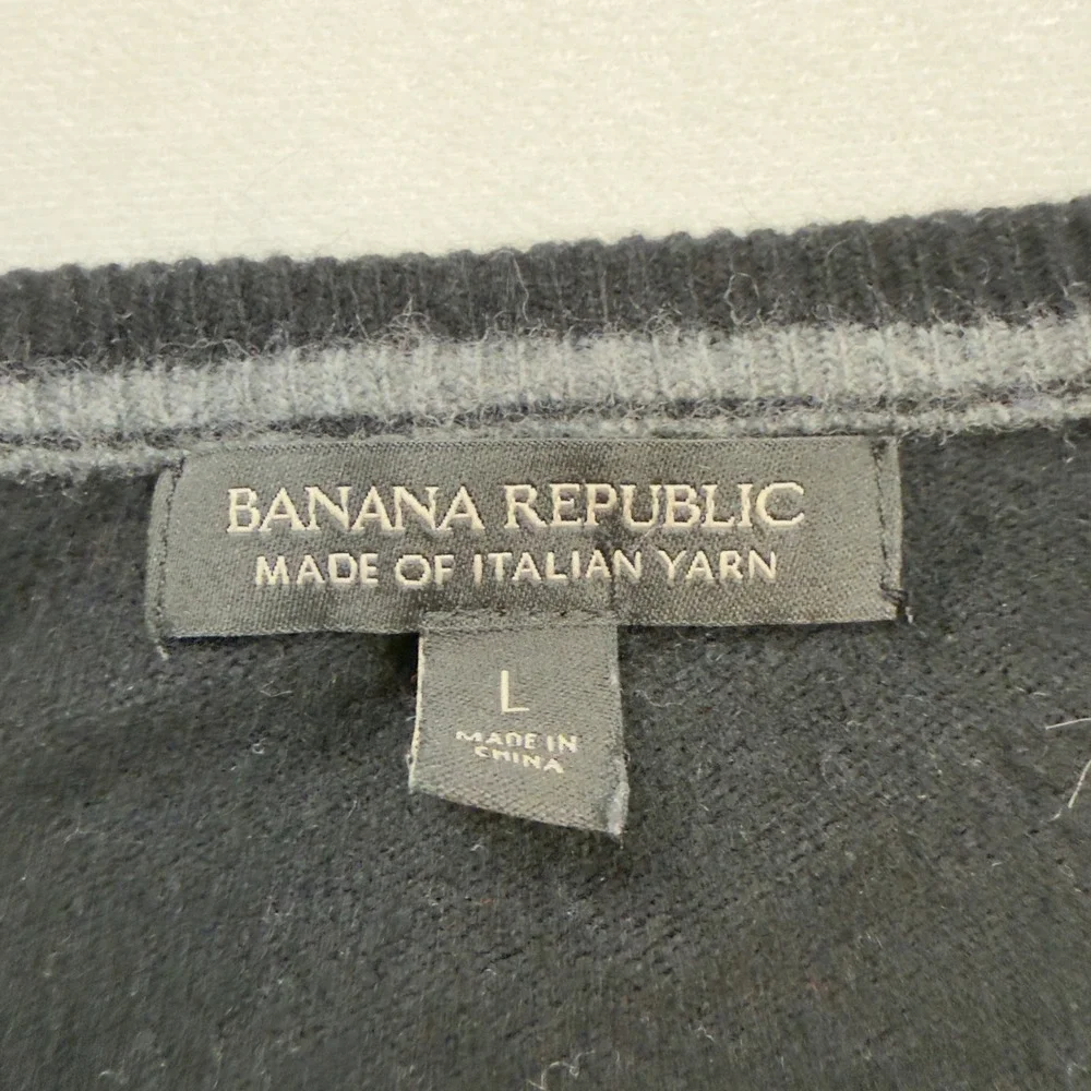 Banana Republic Men's Large V Neck Sweater Black Italian‎ Yarn Merino Wool Blend